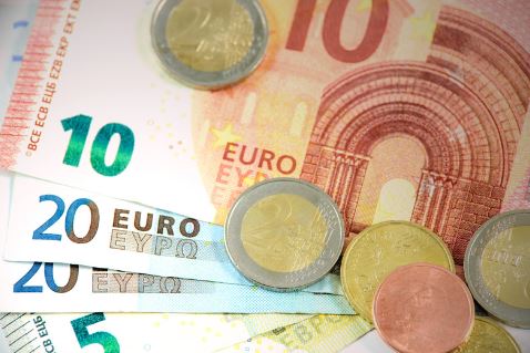 euro-coins-on-the-bill
