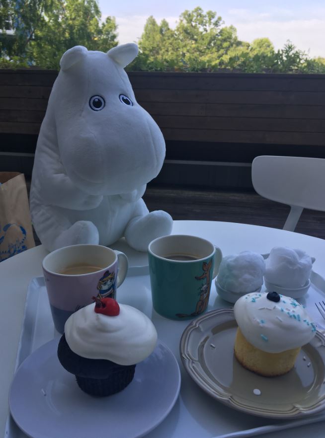 coffee-and-cake-at-moomin-cafe-with-moomin